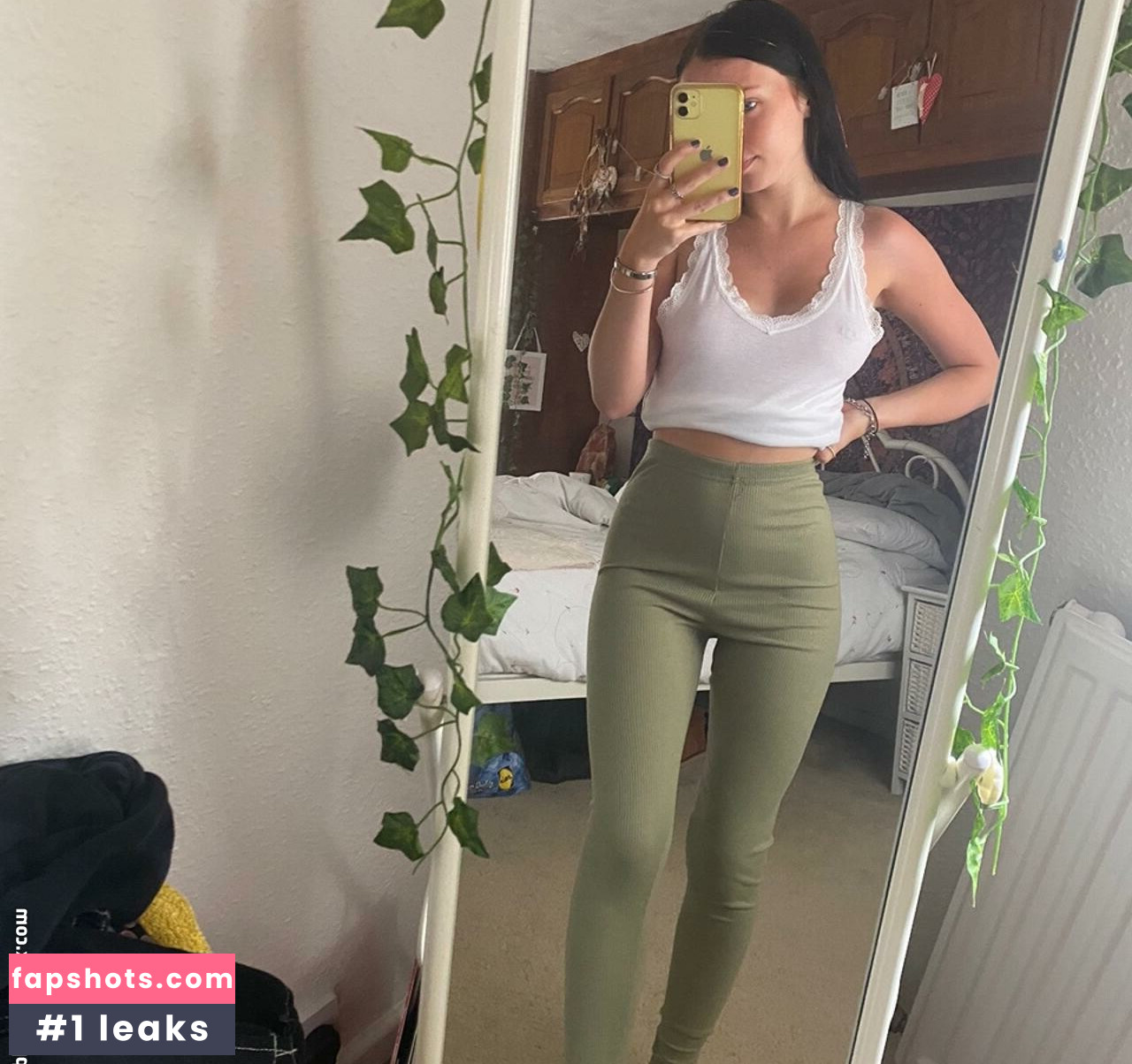 Ellie Done gallery photo #2