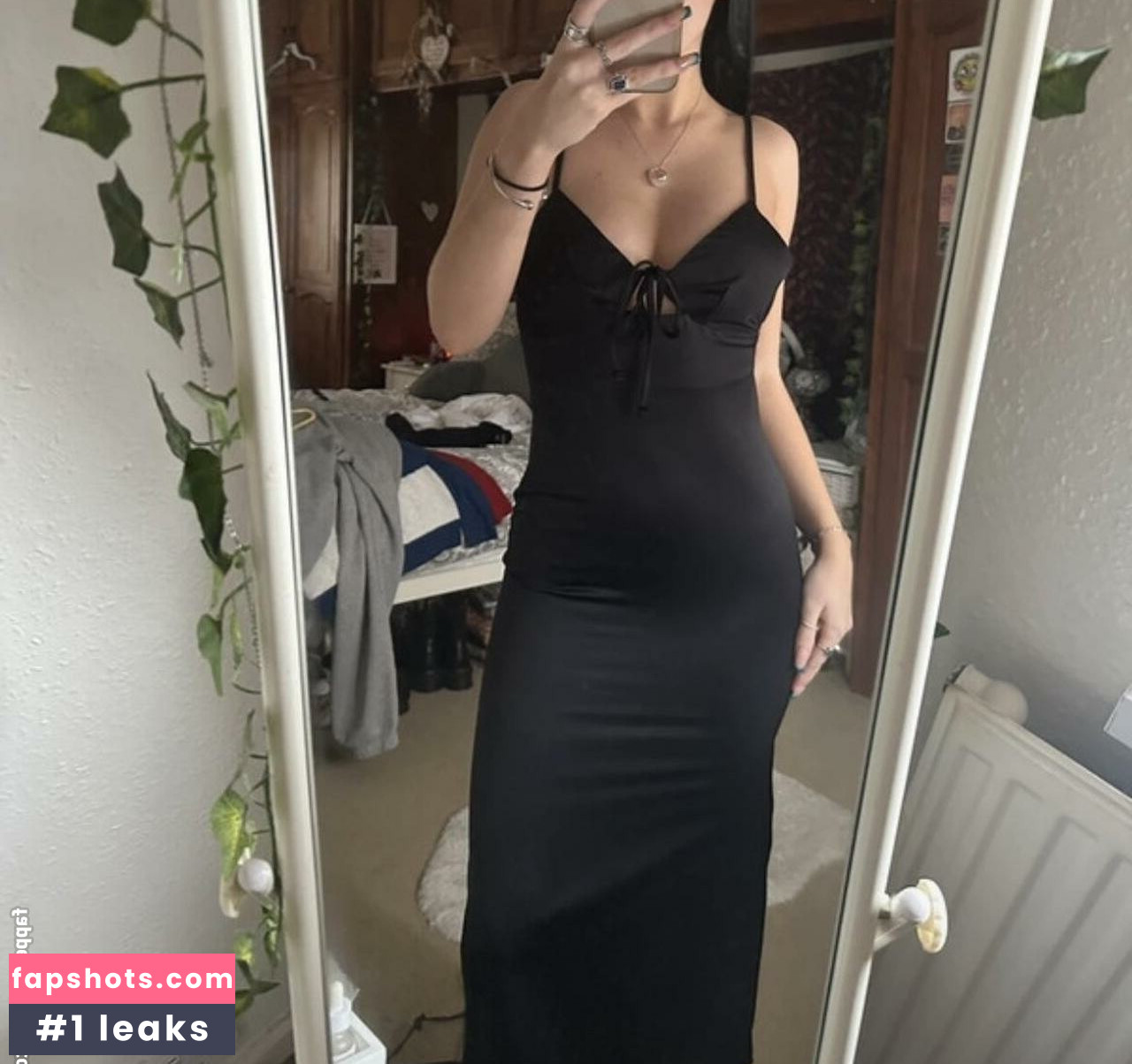 Ellie Done gallery photo #13