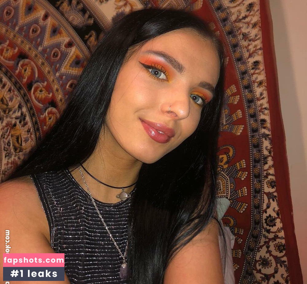 Ellie Done gallery photo #14