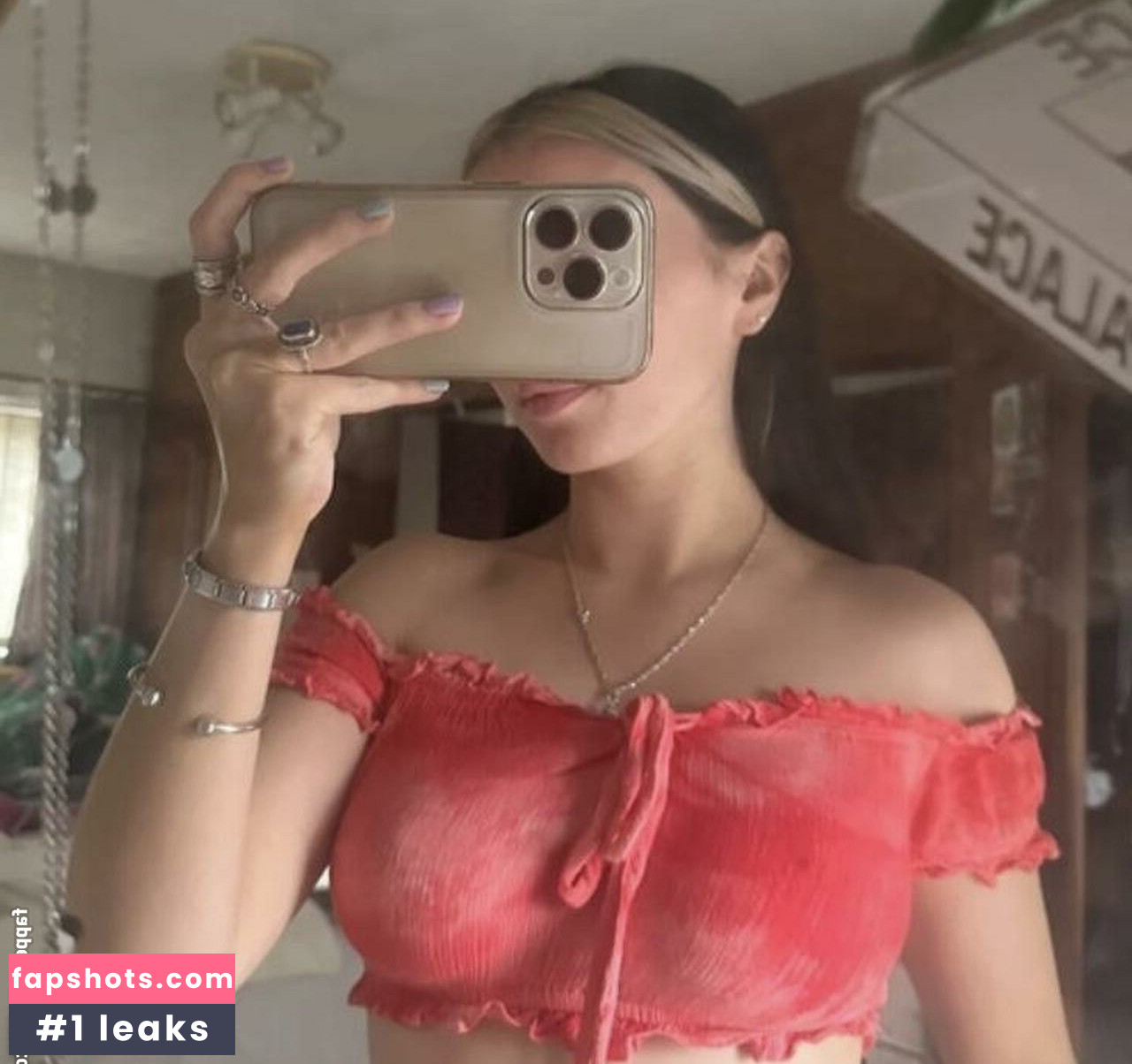 Ellie Done gallery photo #15