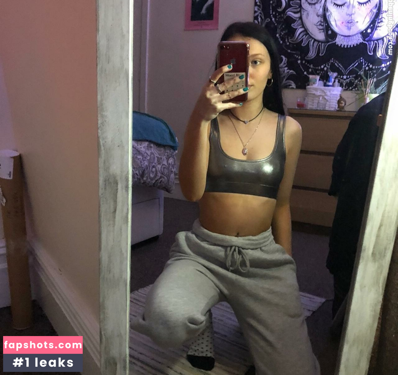 Ellie Done gallery photo #6