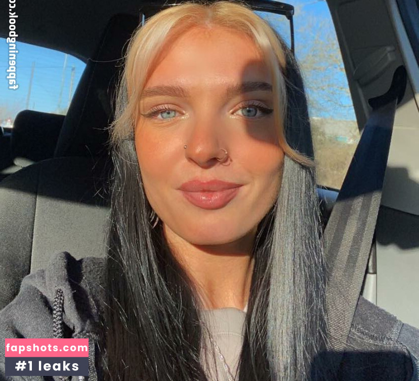 Ellie Done gallery photo #8