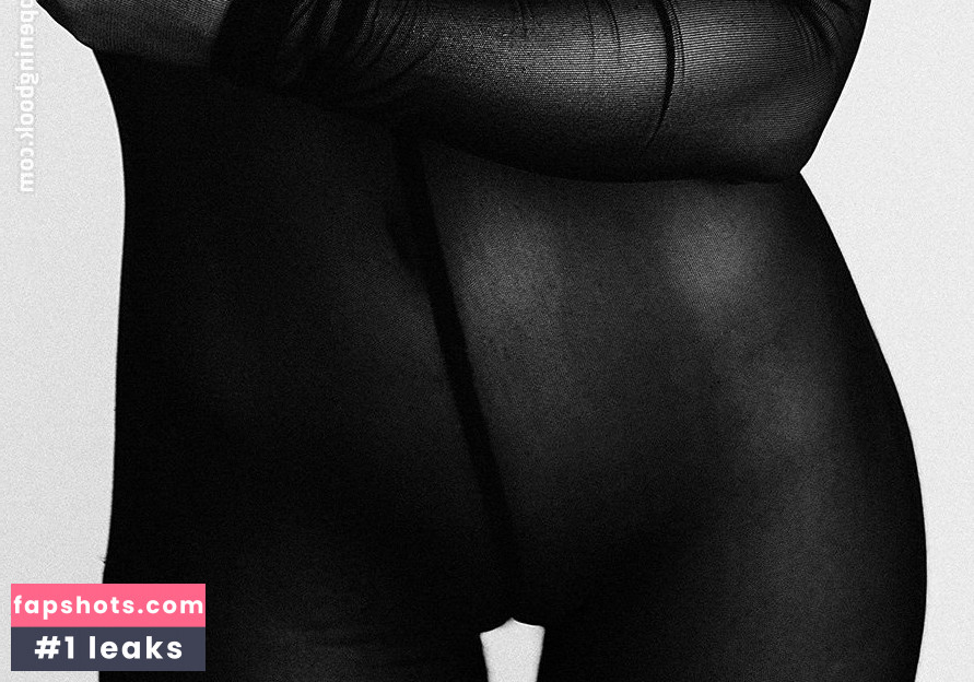 Ellie Gonsalves gallery photo #14