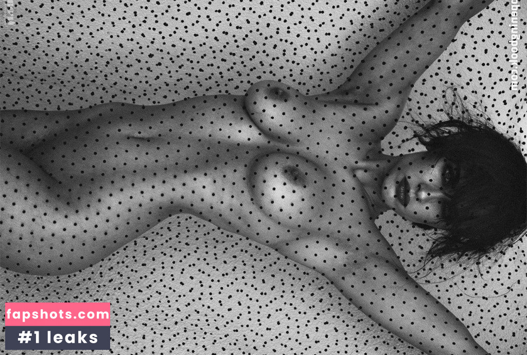 Ellie Gonsalves gallery photo #9