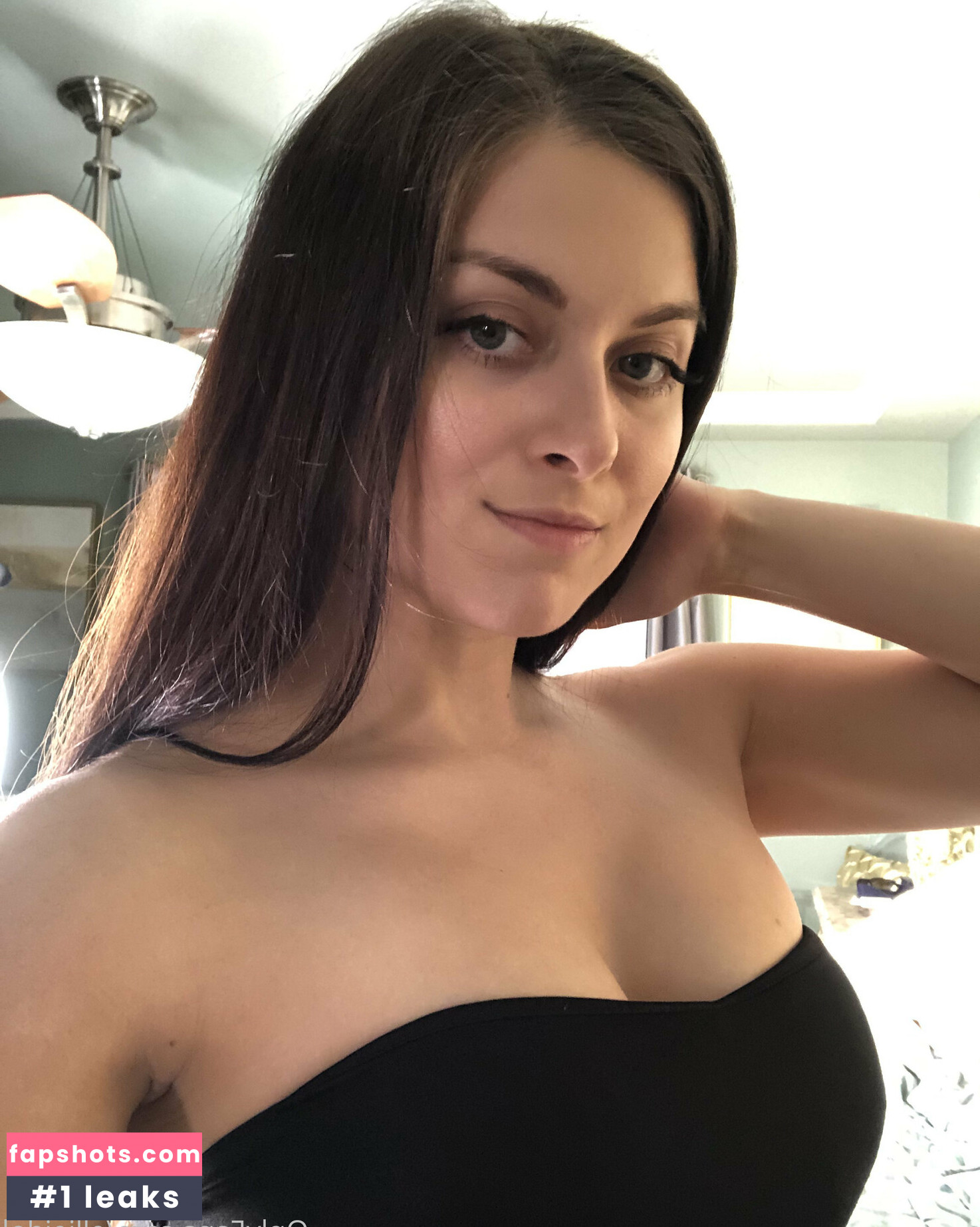 Ellie Idol gallery photo #44