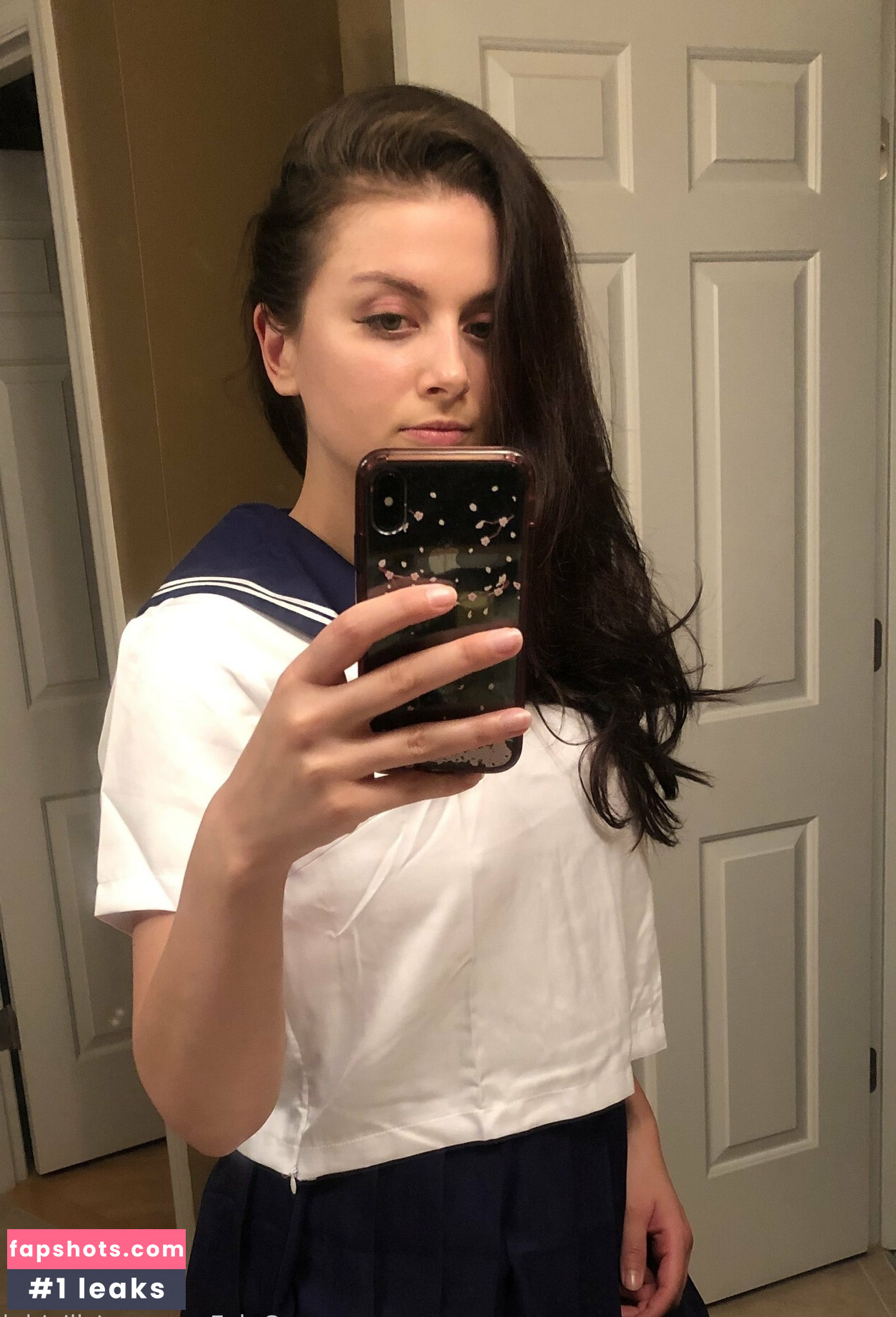 Ellie Idol gallery photo #53