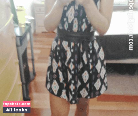 Ellie Kemper gallery photo #19