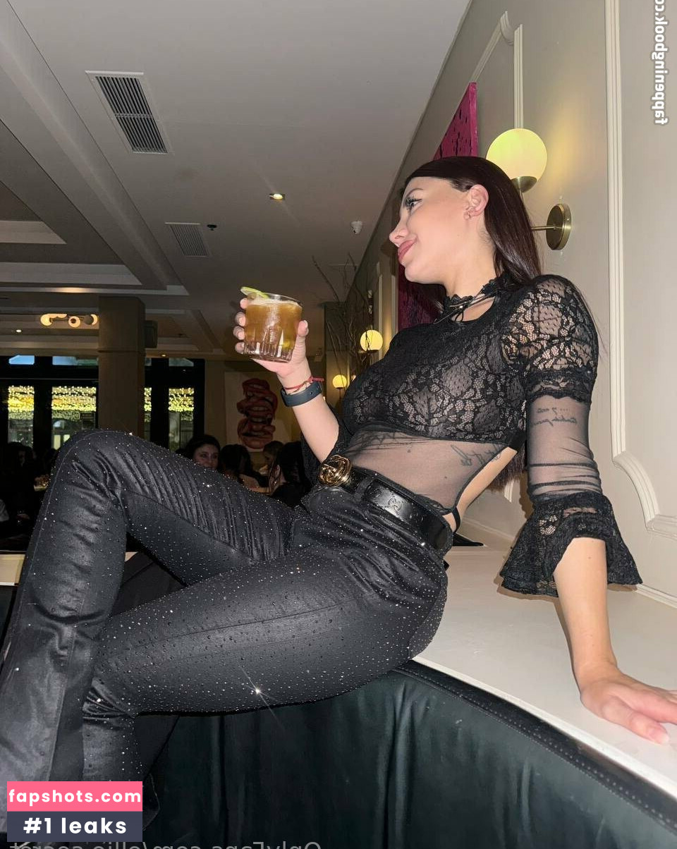 ellie.kisses gallery photo #19