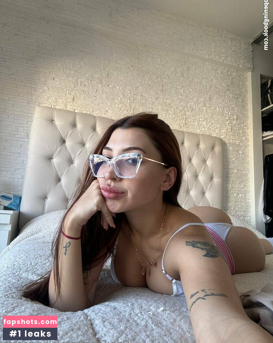 ellie.kisses gallery photo #21