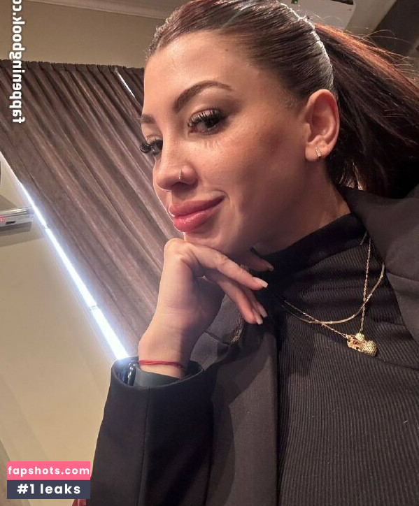 ellie.kisses gallery photo #5