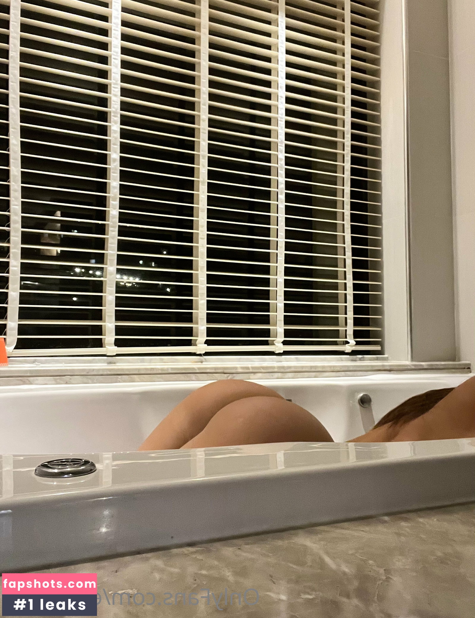 Ellie Leen gallery photo #759