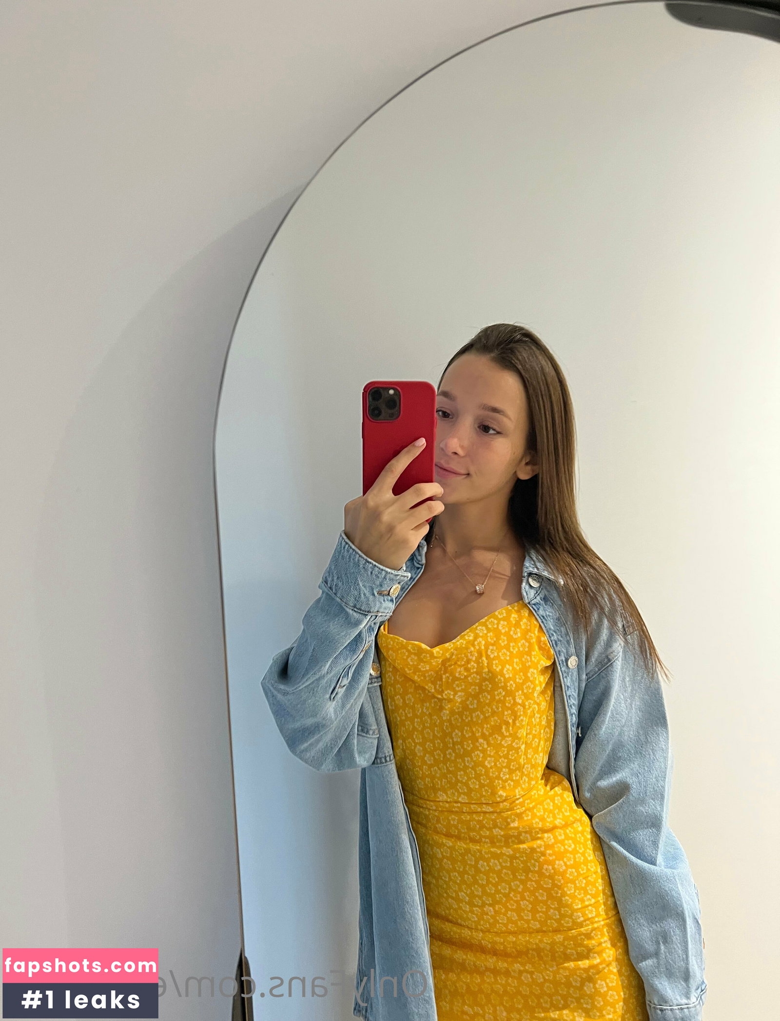Ellie Leen gallery photo #99
