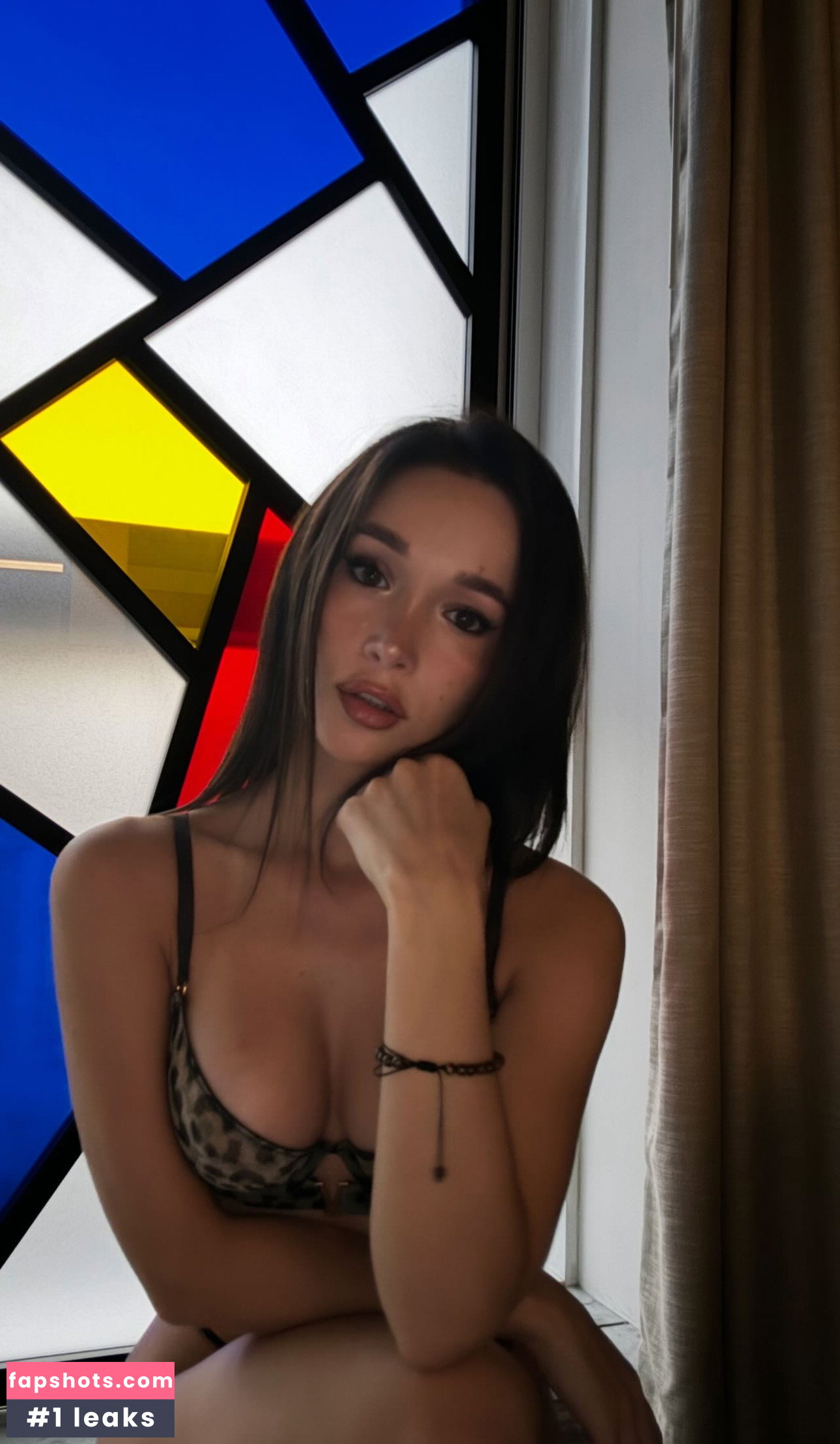 Ellie Leen gallery photo #2353