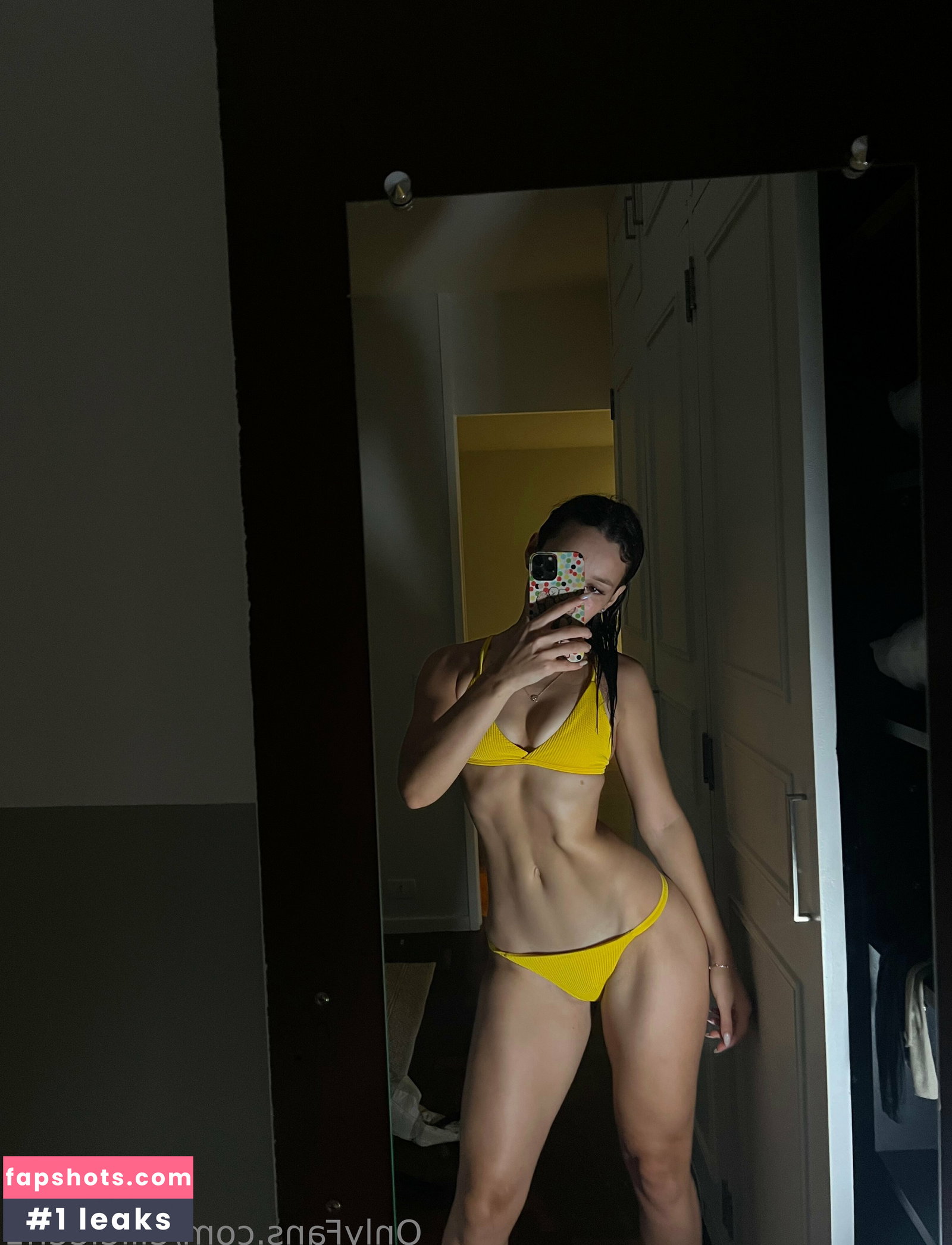 Ellie Leen gallery photo #380