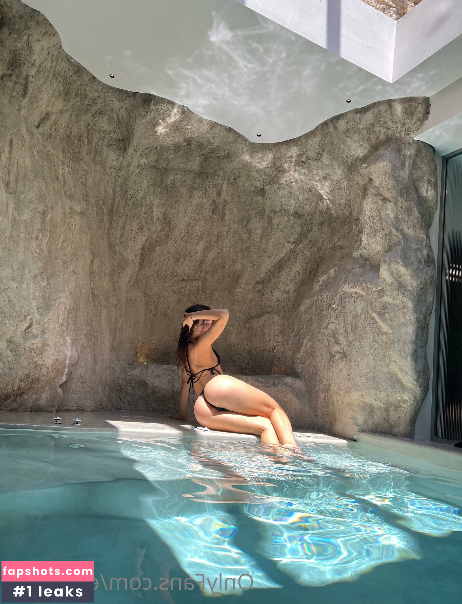Ellie Leen gallery photo #1545