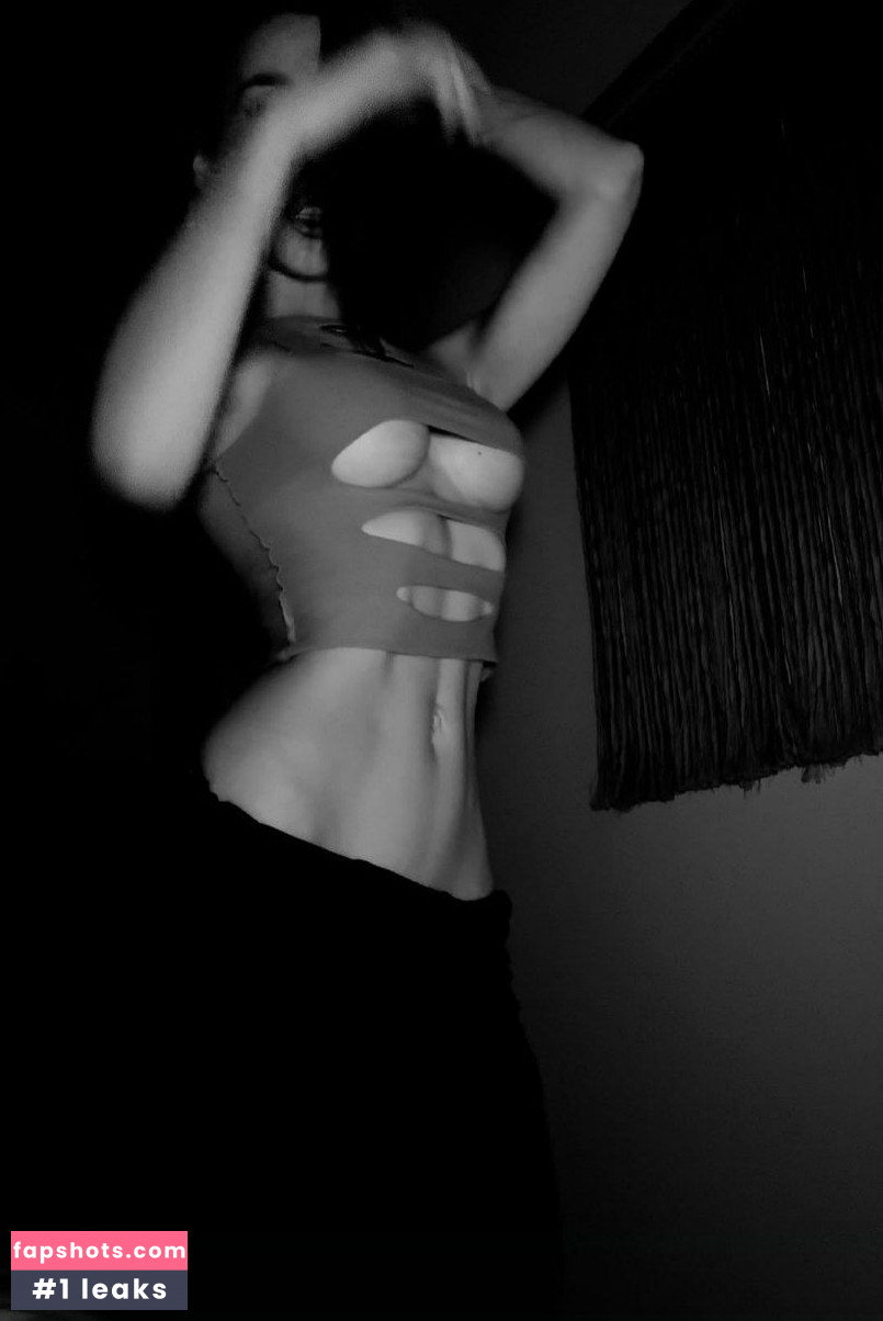 Ellie Leen gallery photo #578