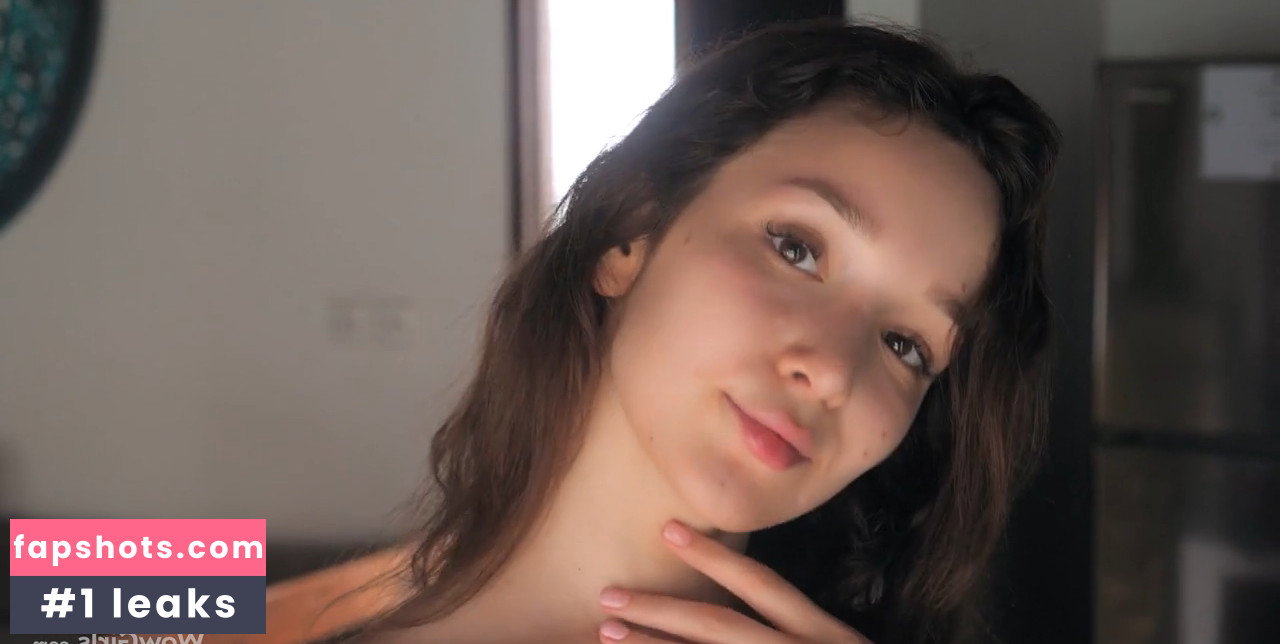 Ellie Leen gallery photo #1817