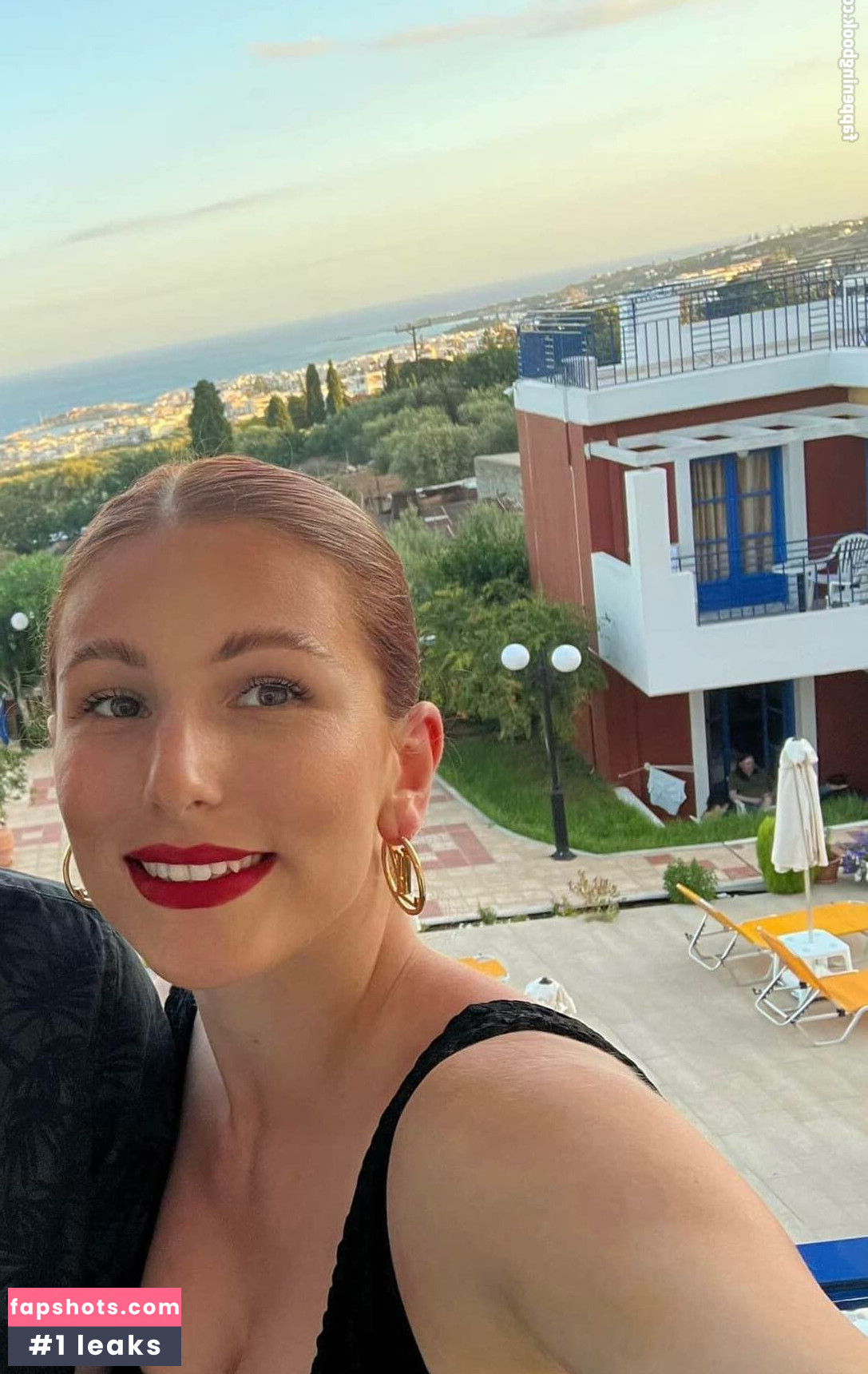 Ellie M gallery photo #9