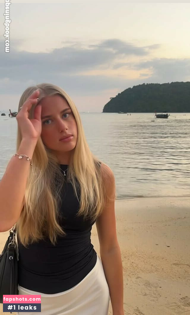 Ellie Maack nude babe gallery