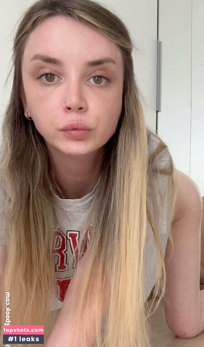 ellie.quincy nude babe gallery