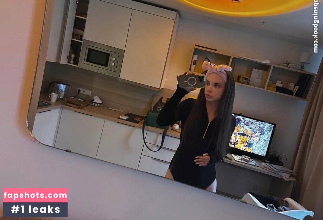 ellie.quincy gallery photo #7