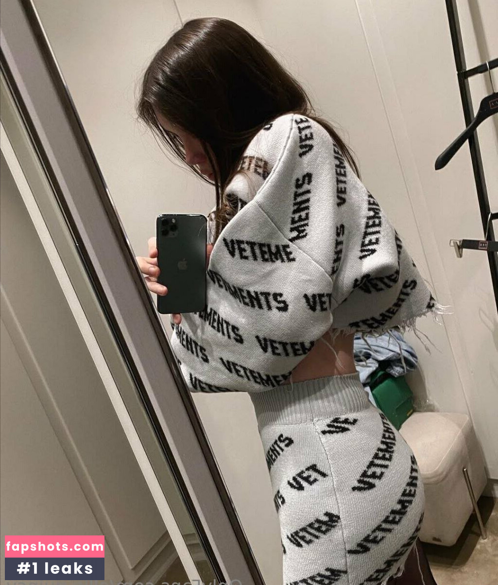 ellie.quincy gallery photo #8