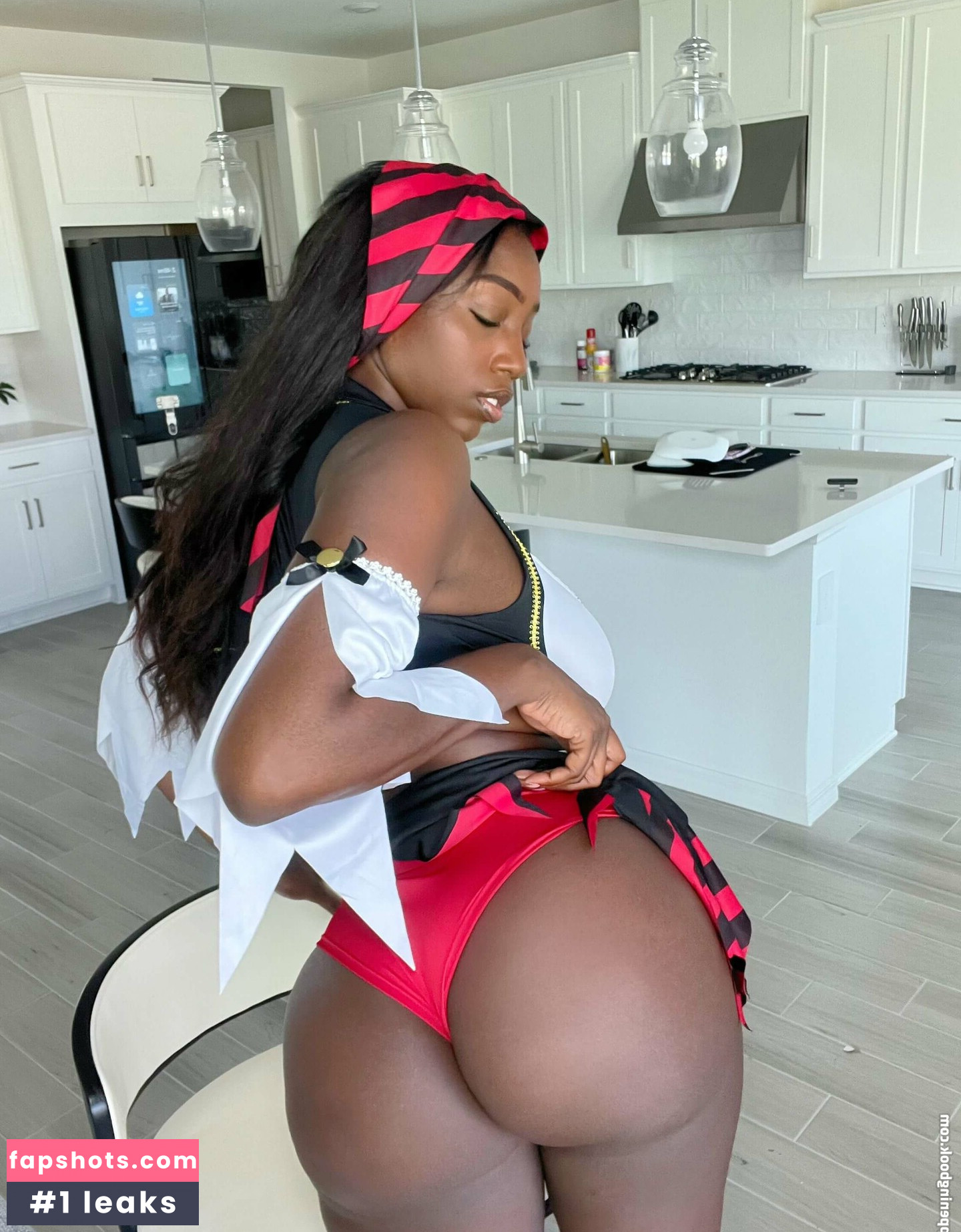 Ellie The Empress gallery photo #26