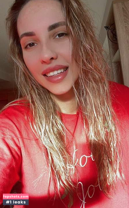 Ellie VIP gallery photo #9