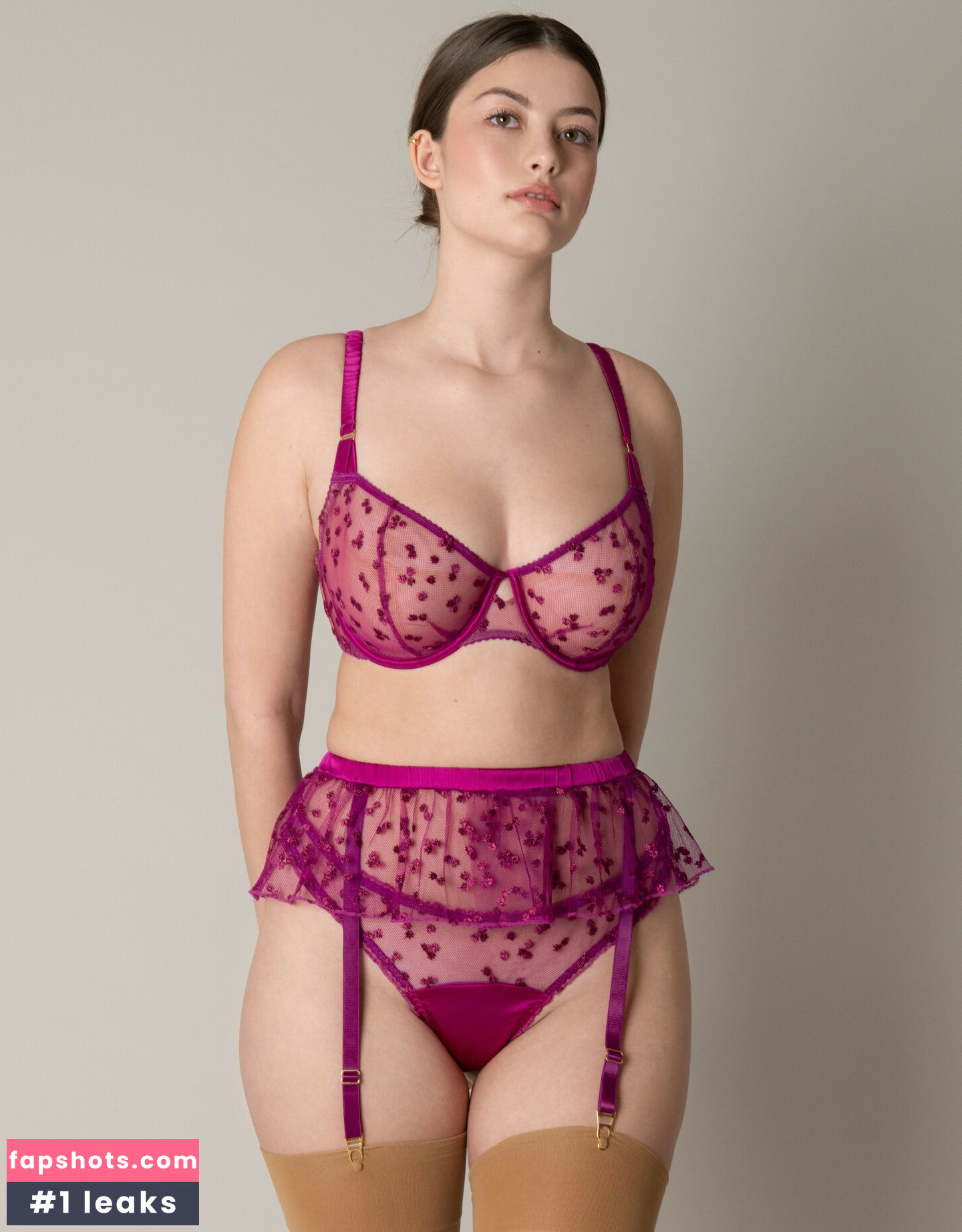 Ellie Weston gallery photo #4