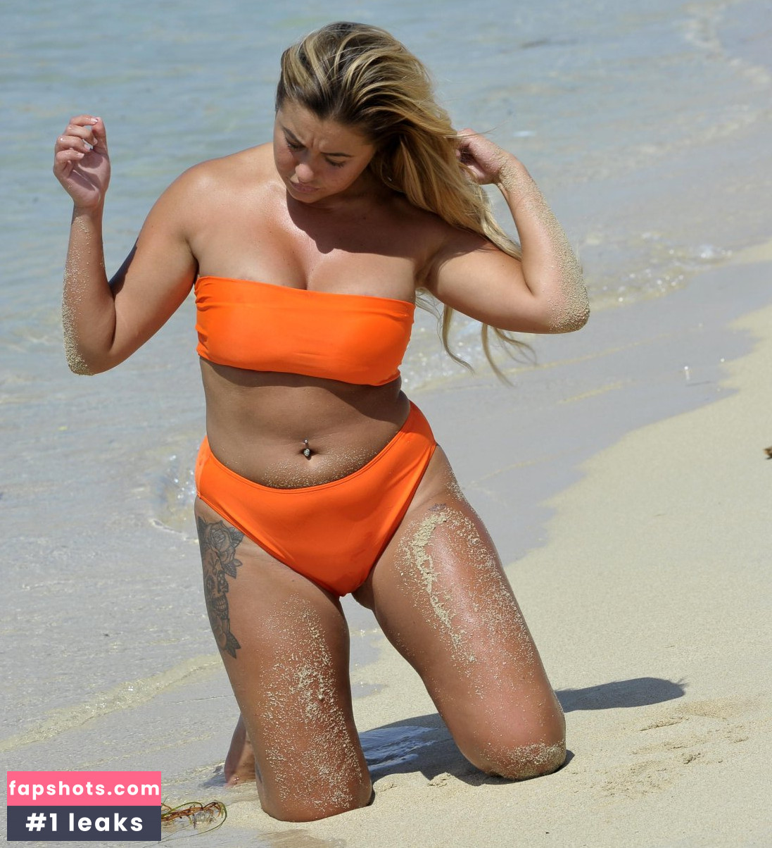 Ellie Young gallery photo #68