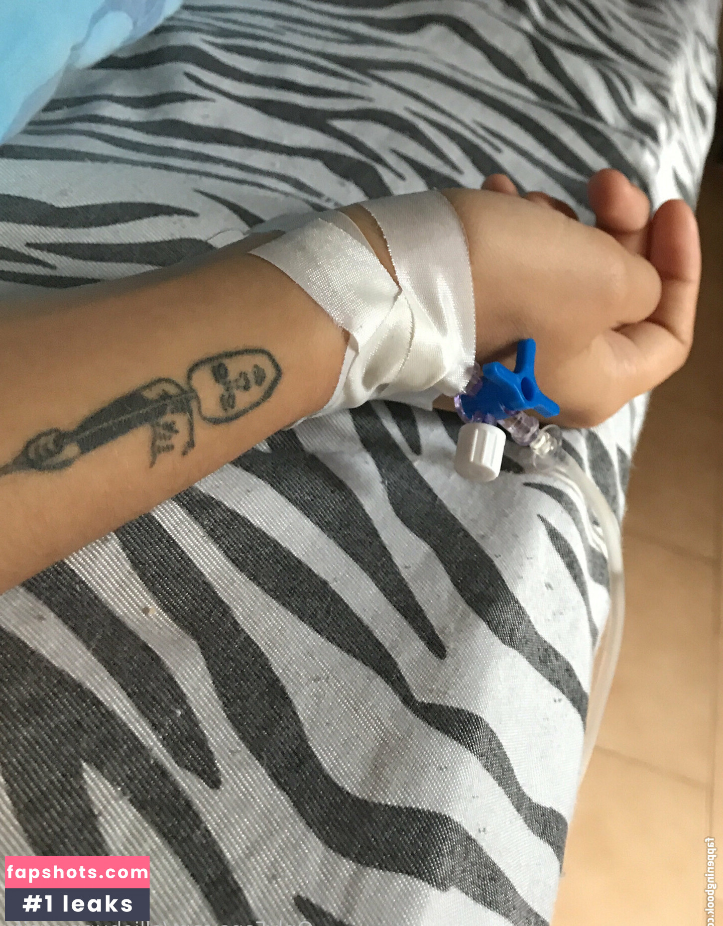 elliebunnywaifu nude babe gallery