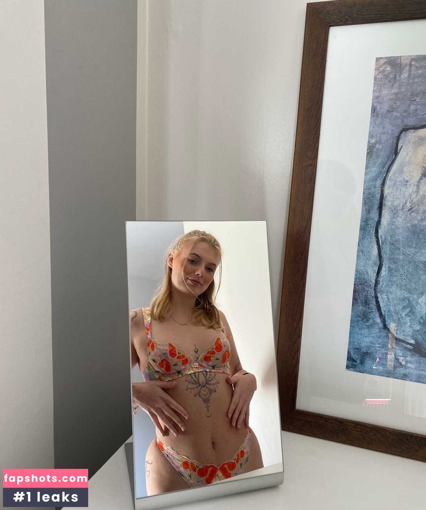 Elliemayyyy08 nude babe gallery