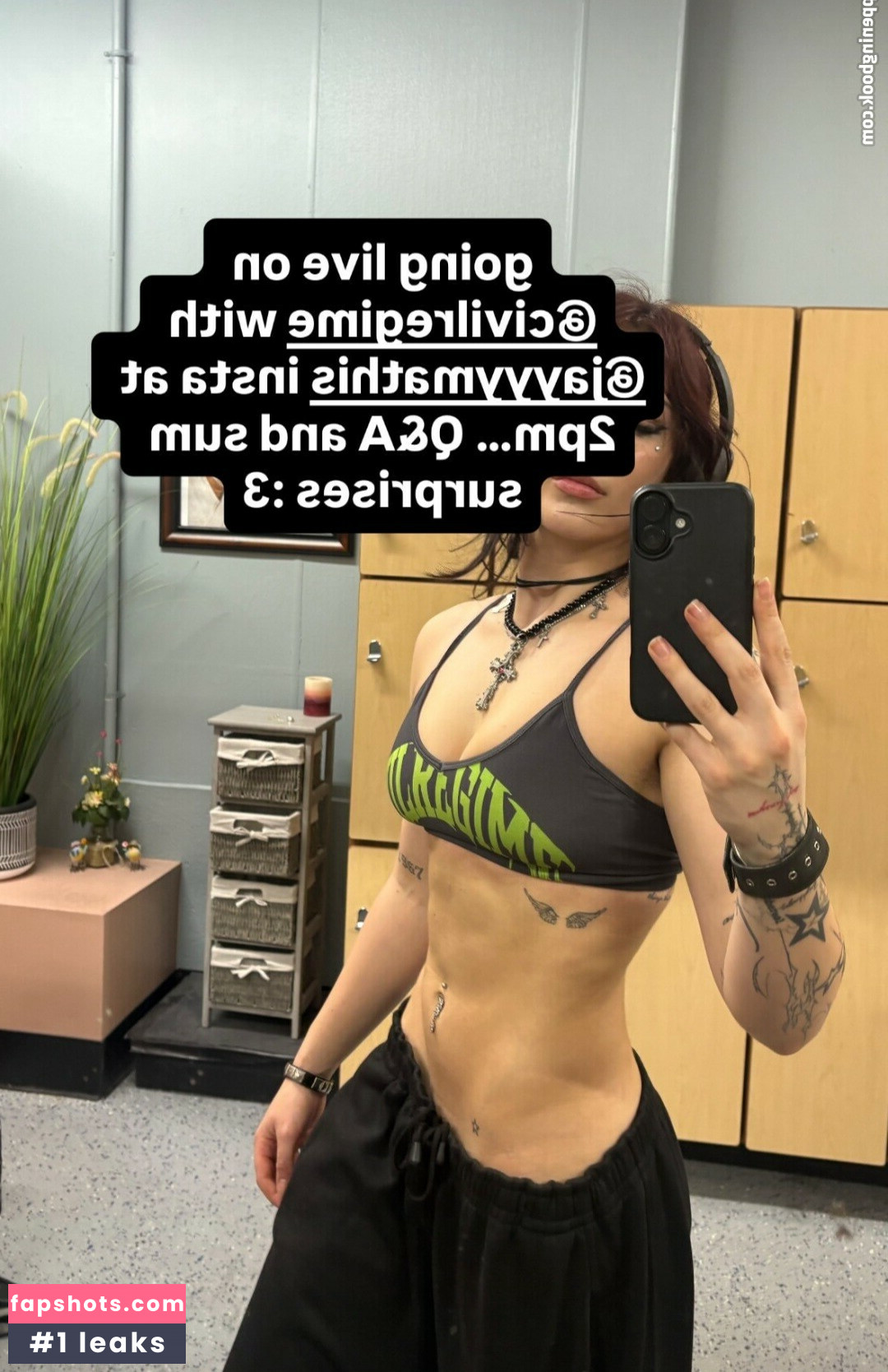 Elliemoore gallery photo #2