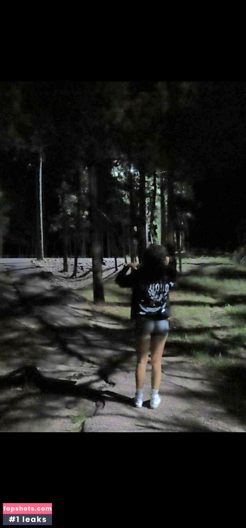 Elliemoore gallery photo #4