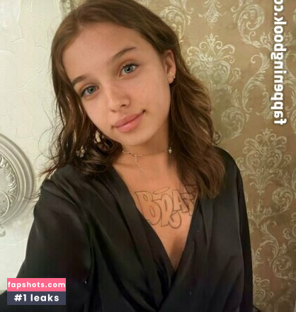 ellis_benz gallery photo #8