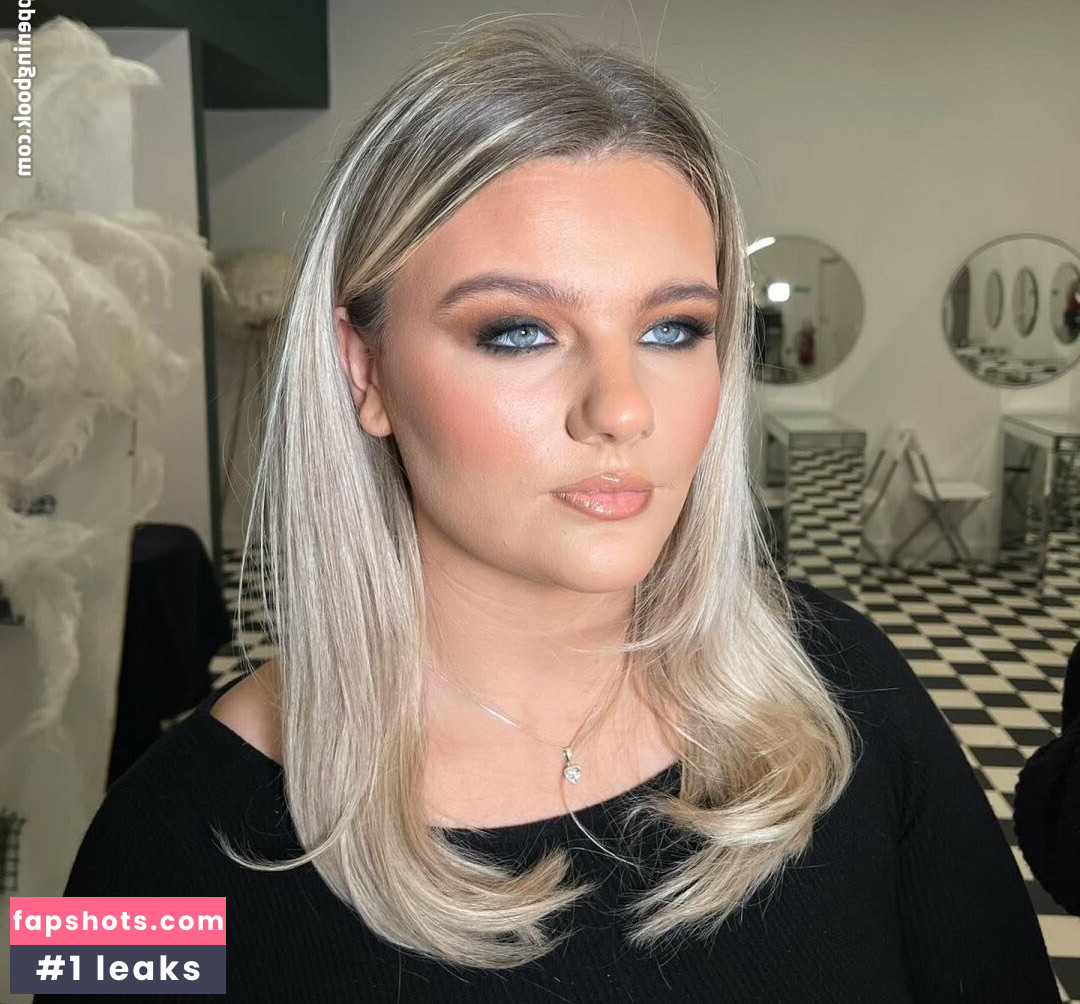 Ellis Lunt Nude Leaks OnlyFans Photos #15 - LeakJerk