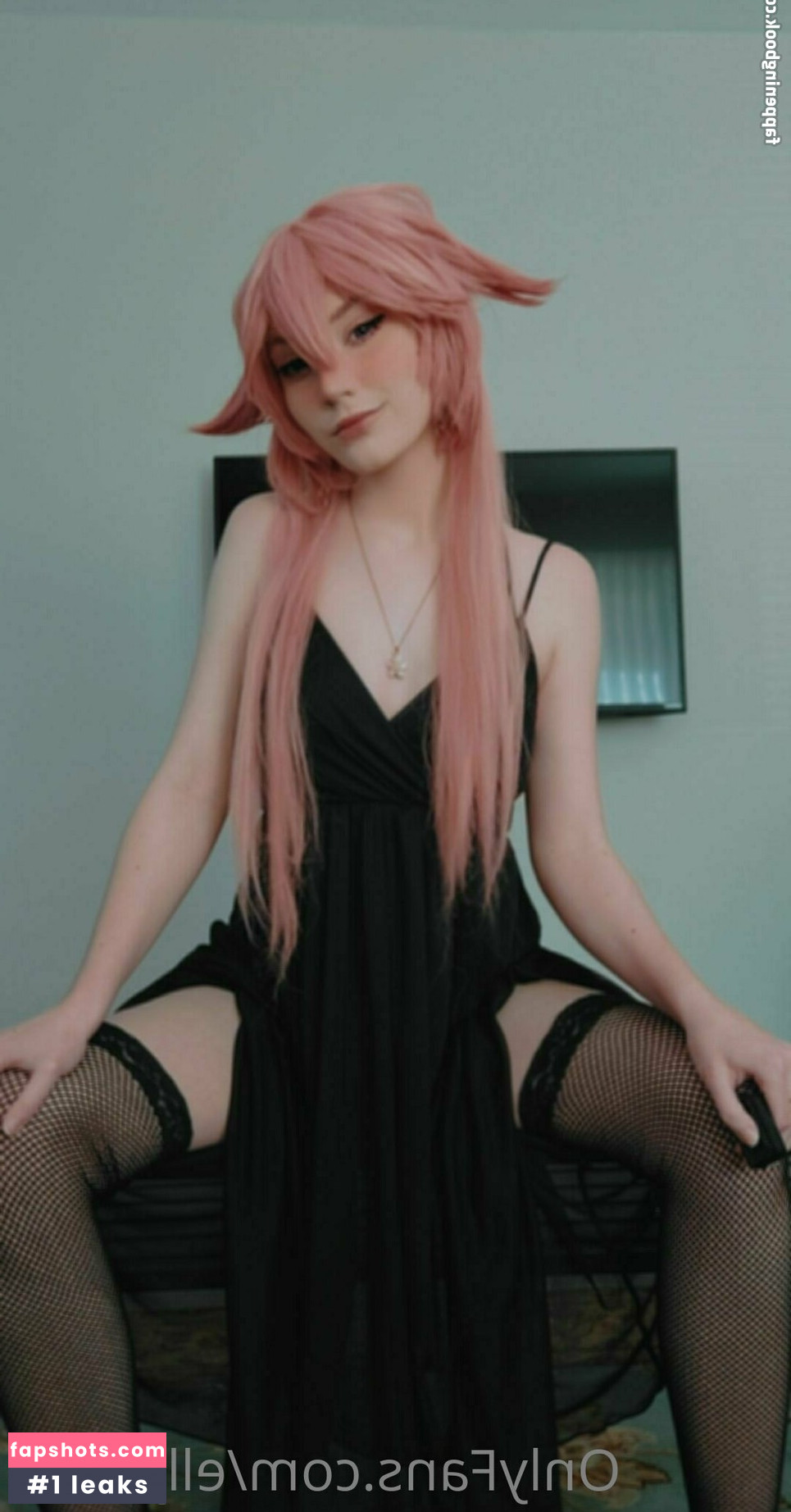 elly.koro gallery photo #5