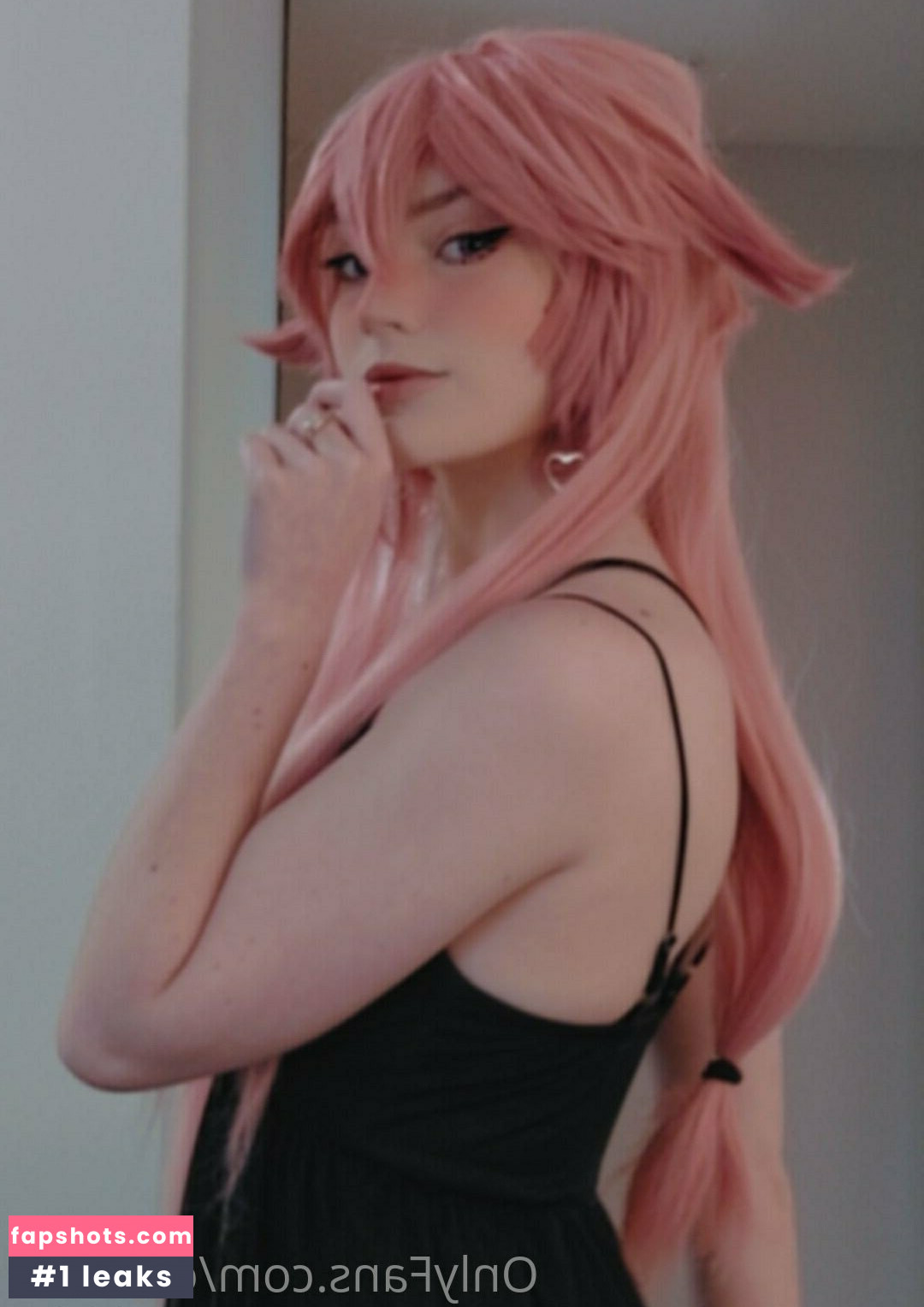 elly.koro gallery photo #6