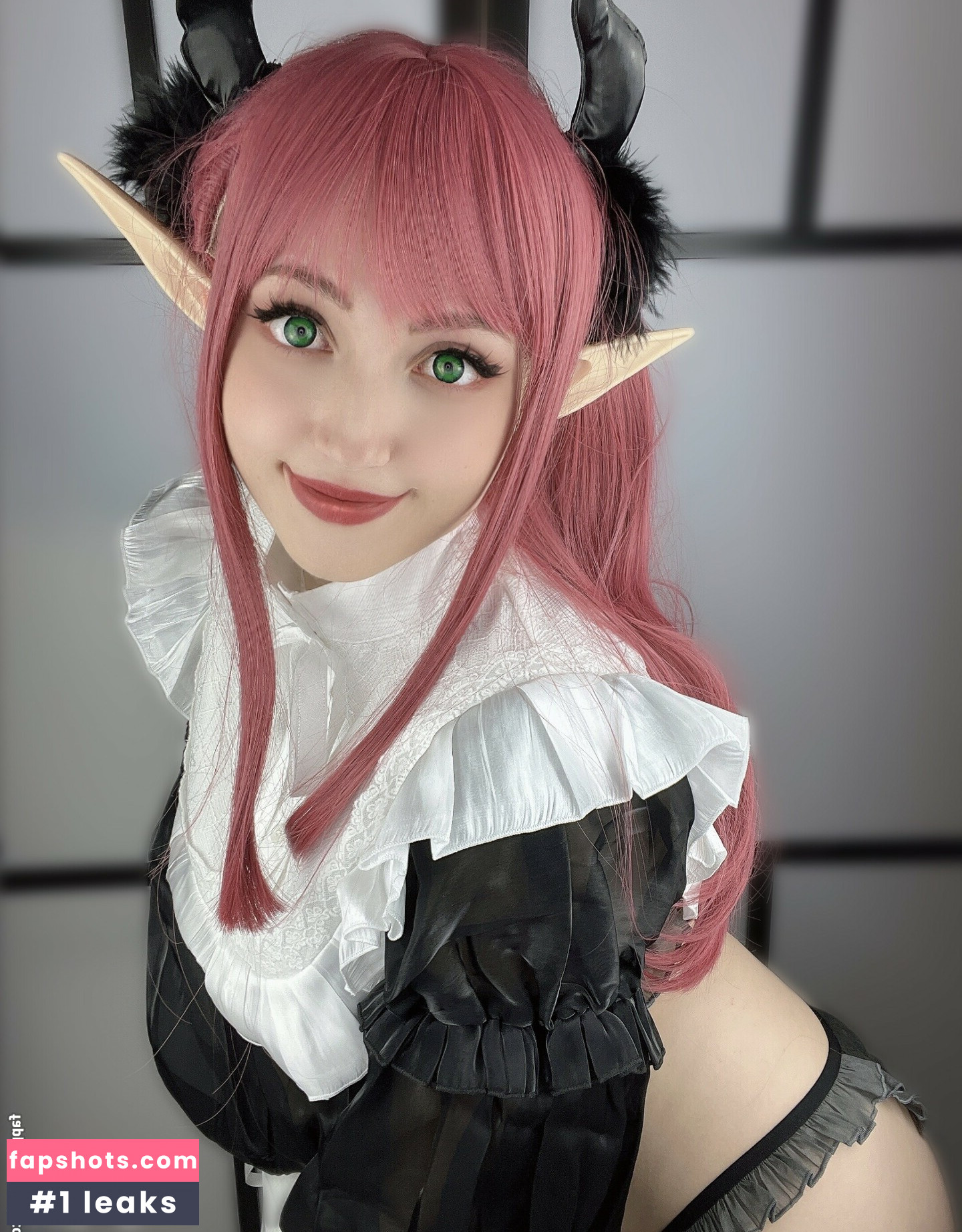 Ellychan96 nude babe gallery