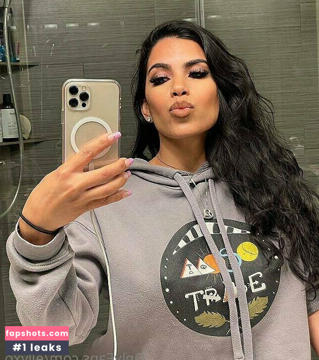 ellyxo gallery photo #4