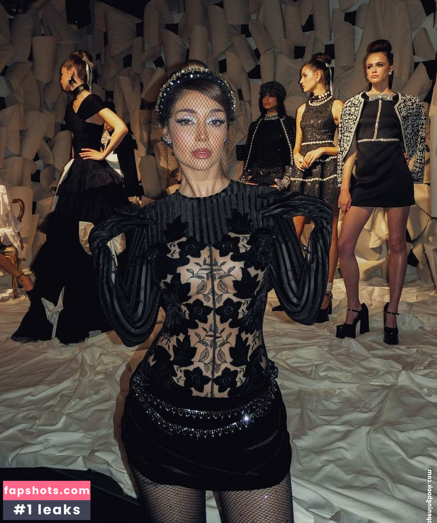 Elnaz Golrokh gallery photo #12