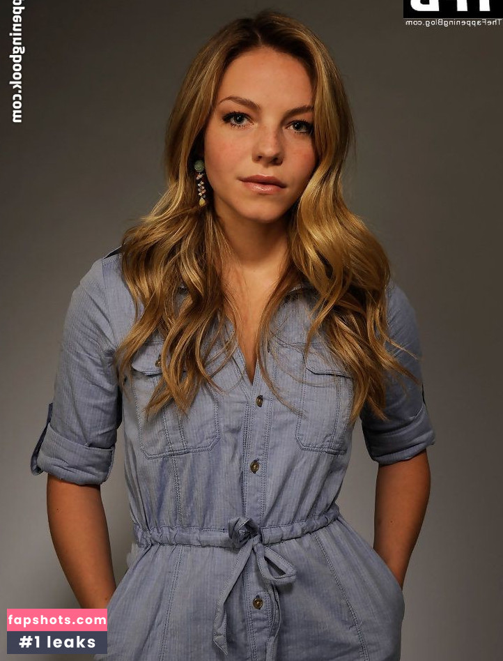 Eloise Mumford gallery photo #49