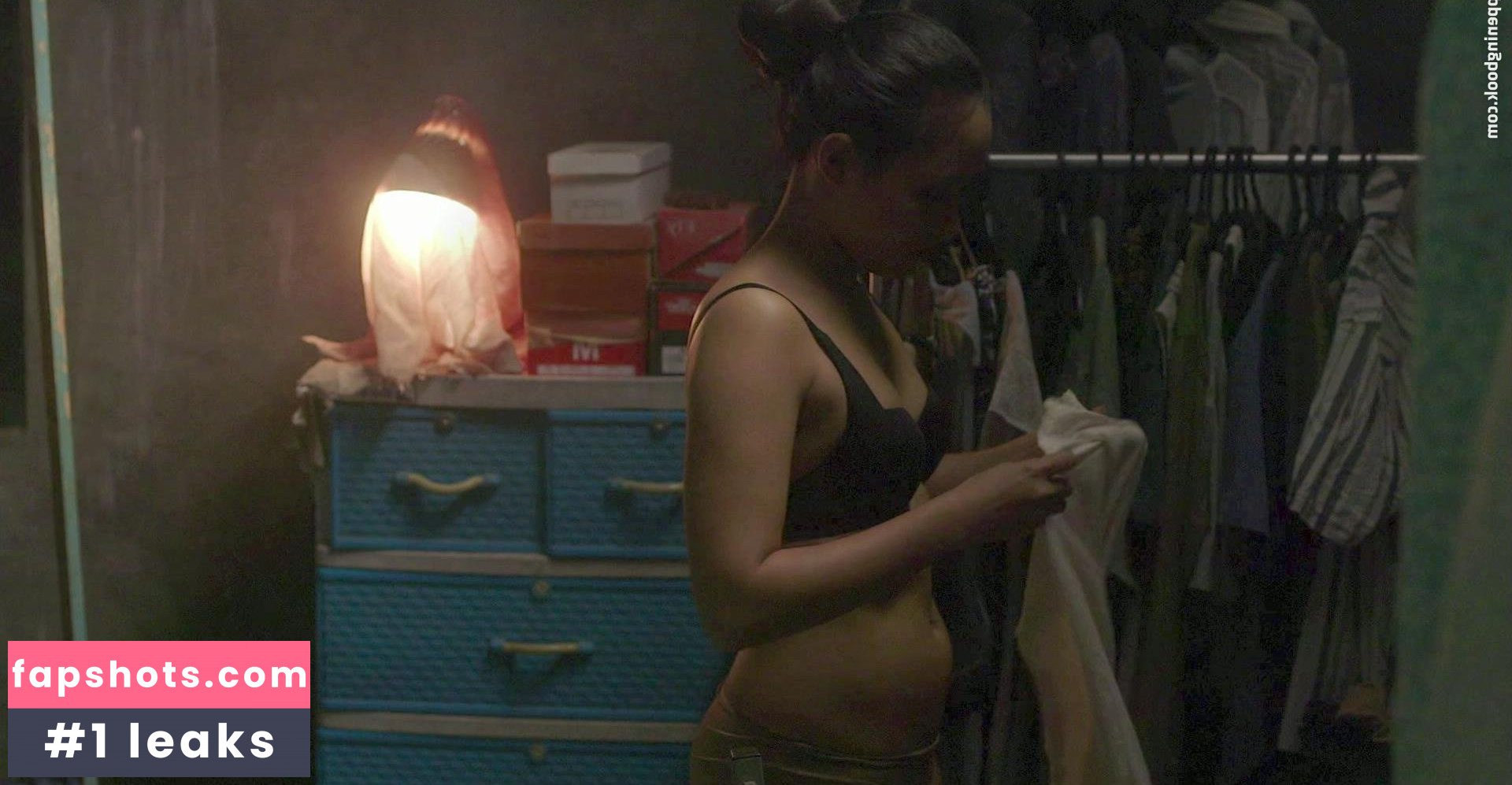 Elora Españo gallery photo #2