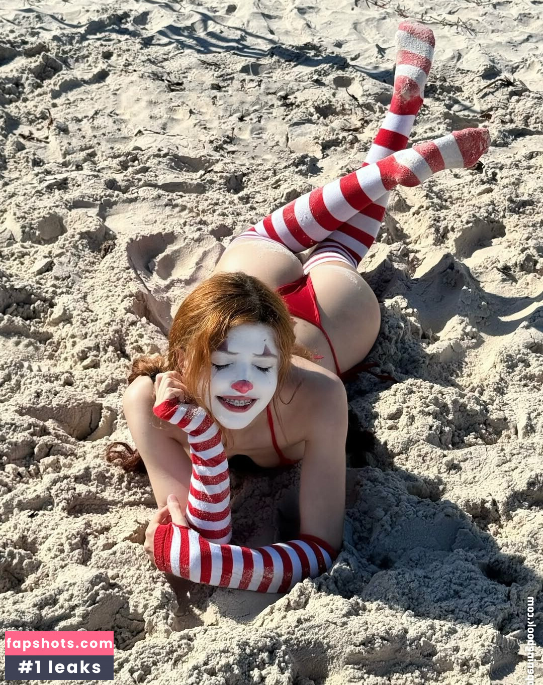 Elowen Clown gallery photo #4