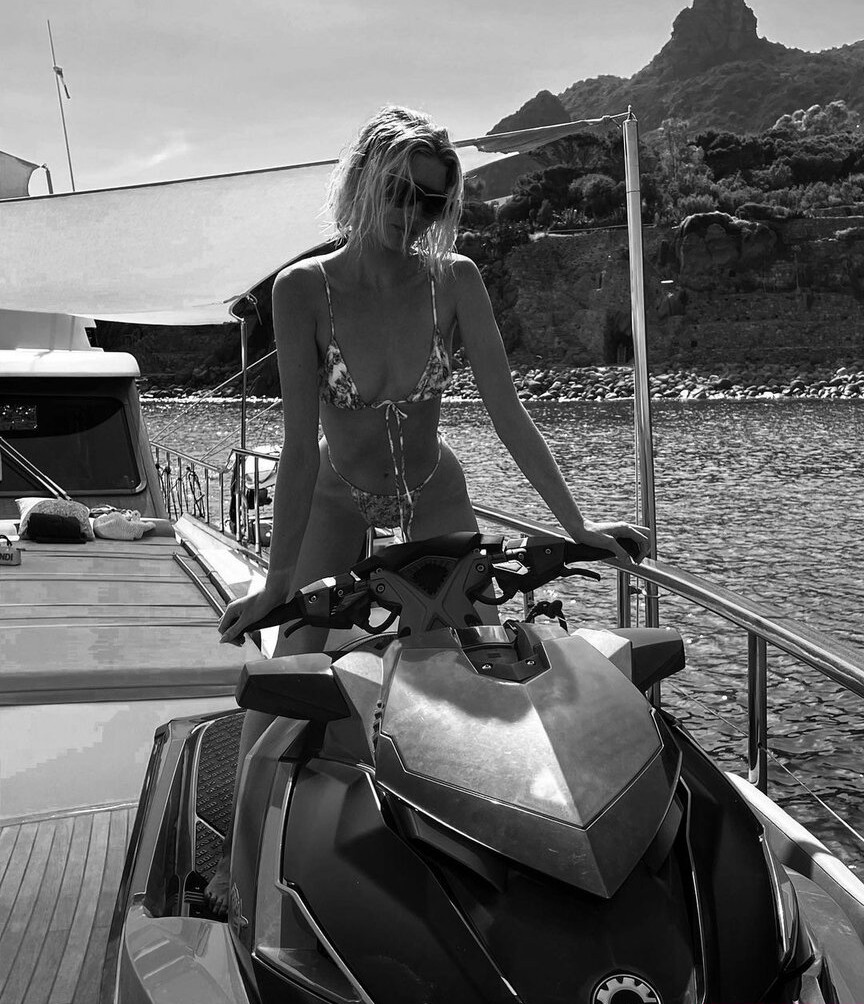 elsa-hosk gallery photo #1505