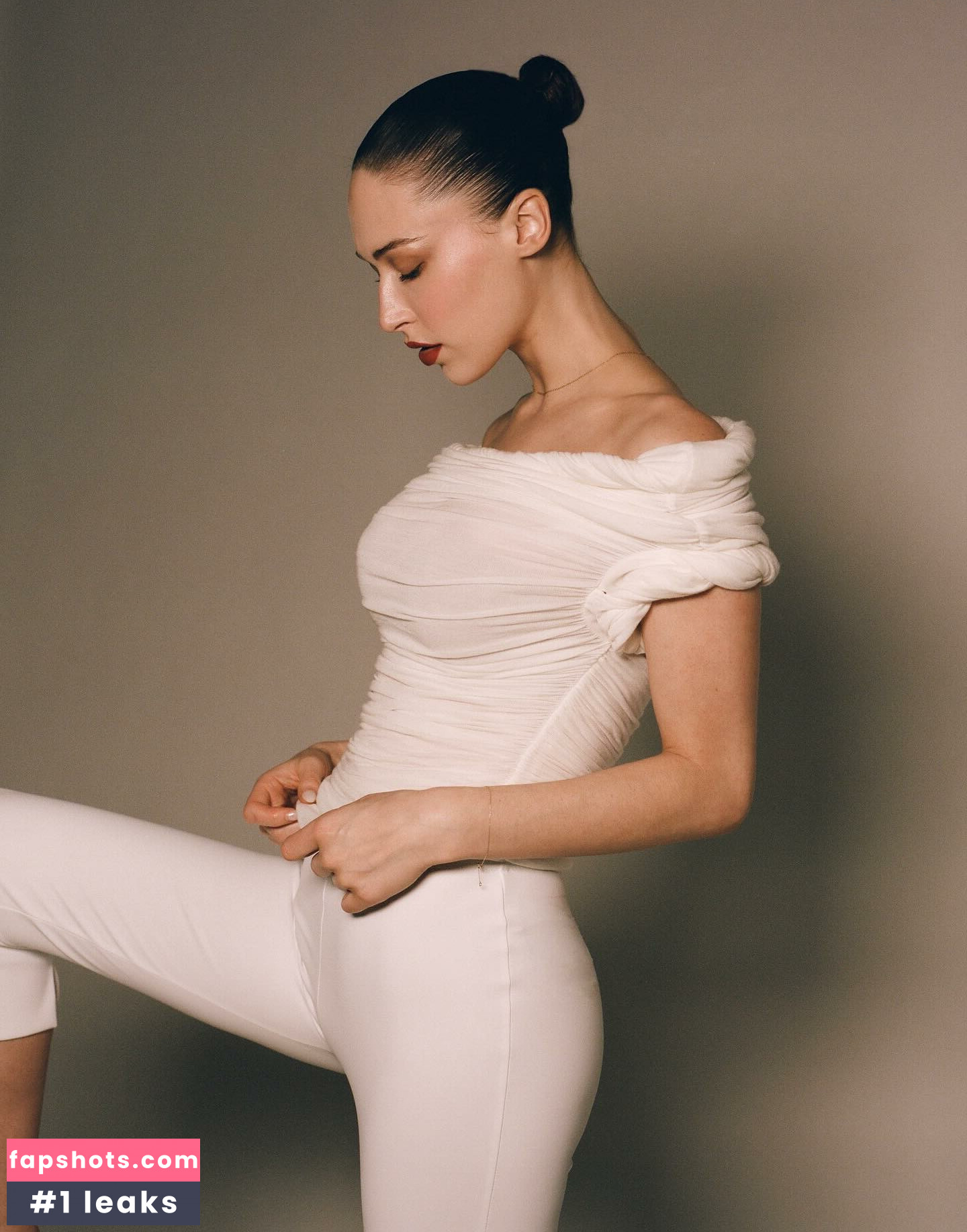 Elsie Hewitt Nude Leaks OnlyFans Photos #7 - LeakJerk