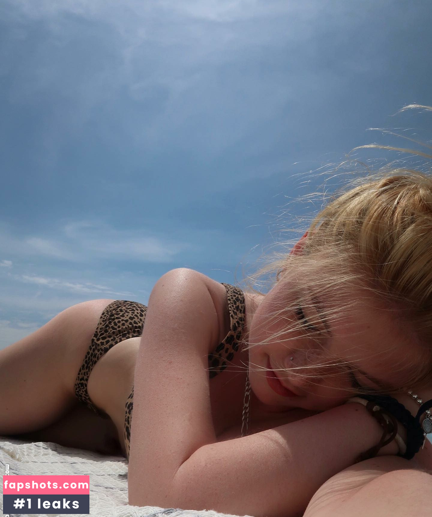 Elsuzannee gallery photo #62