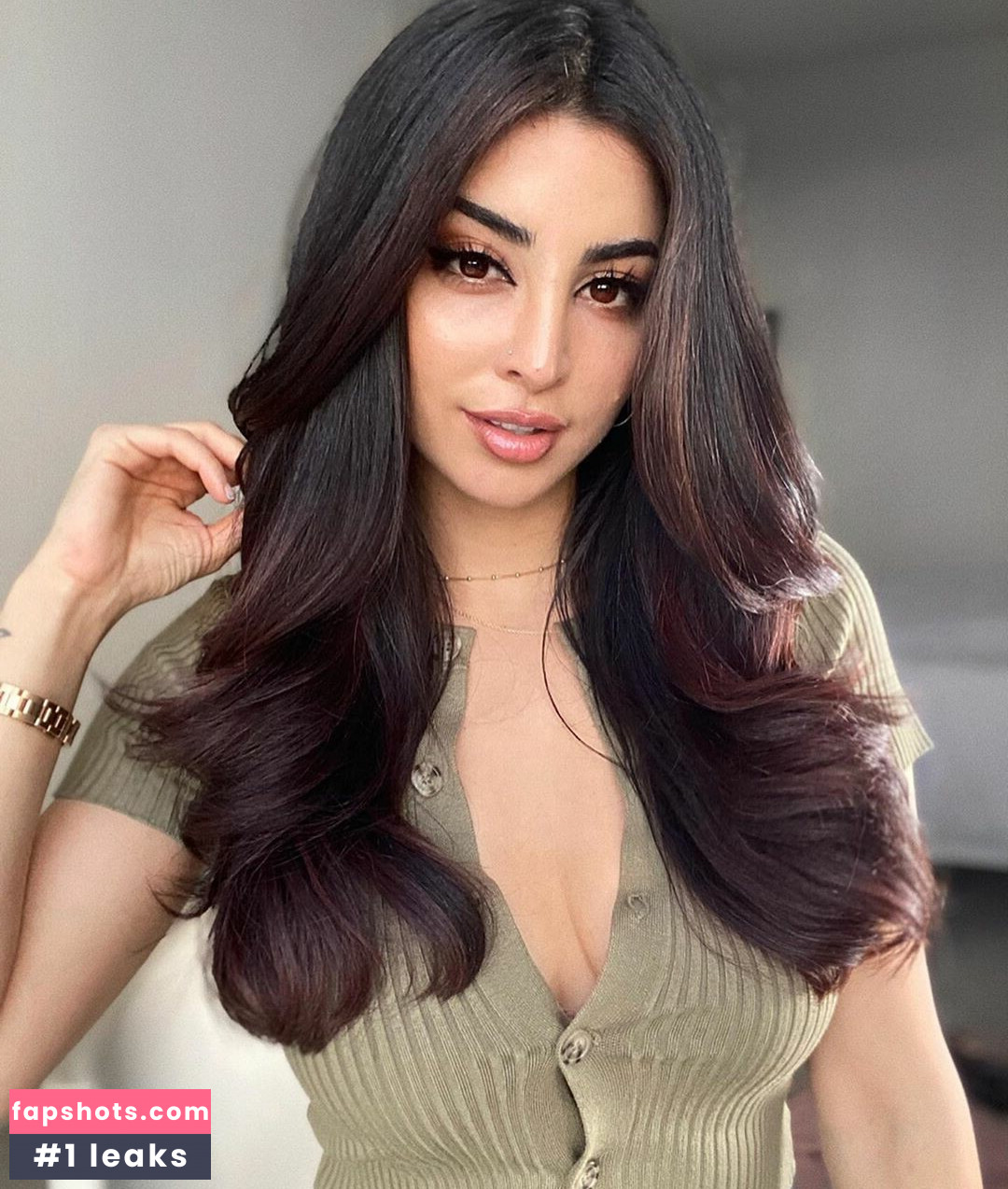 Elwa Saleh gallery photo #25