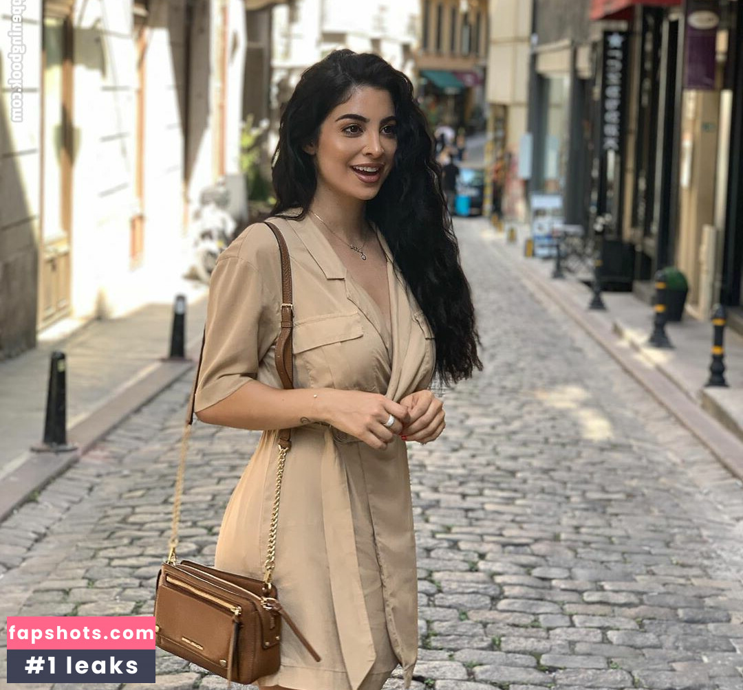 Elwa Saleh gallery photo #35