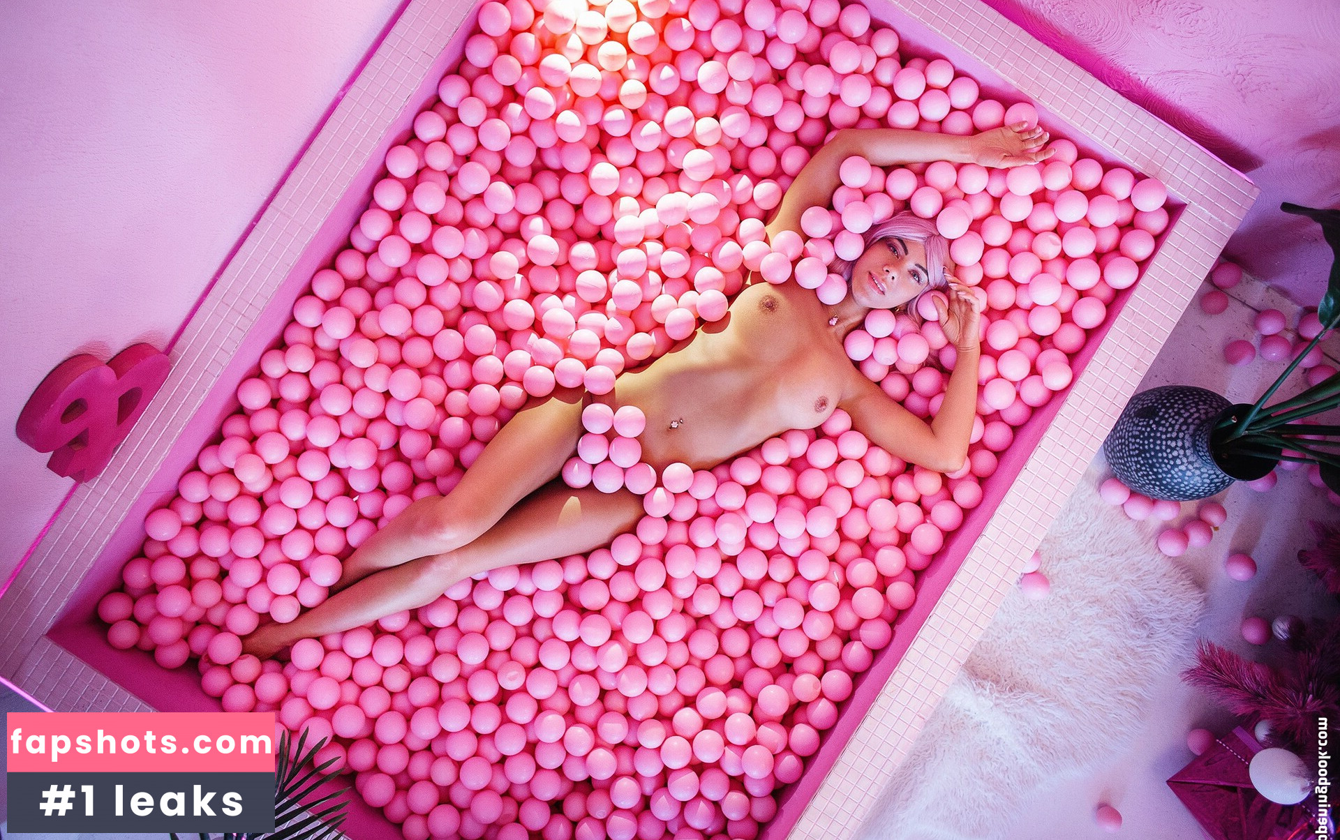 Elyga Oxana nude babe gallery